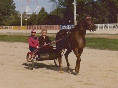 Undine
Im Training 1975 mit Undine aus dem Stall Noeff
