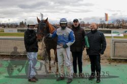 Dateiname=20251120_r03_089_E7D_0074.jpg
Dateigröße=282KB
Abmessungen: 1000x667
hinzugefügt am: 21. November 2025 20251120_r03_089_E7D_0074.jpg