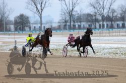 Dateiname=20251226_qu1_037_QU1_0144.jpg
Dateigröße=255KB
Abmessungen: 1000x667
hinzugefügt am: 27. Dezember 2025 20251226_qu1_037_QU1_0144.jpg